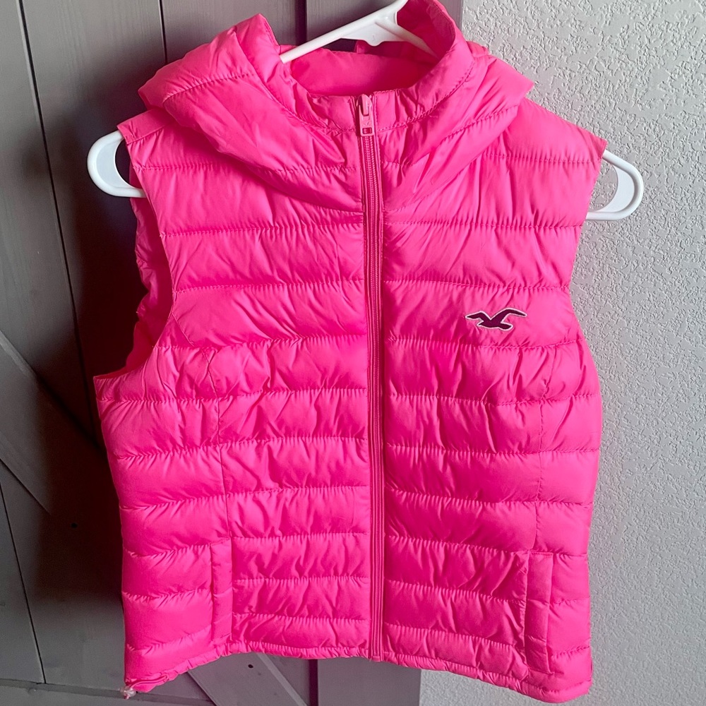HOLLISTER pink puffer vest with hood size M